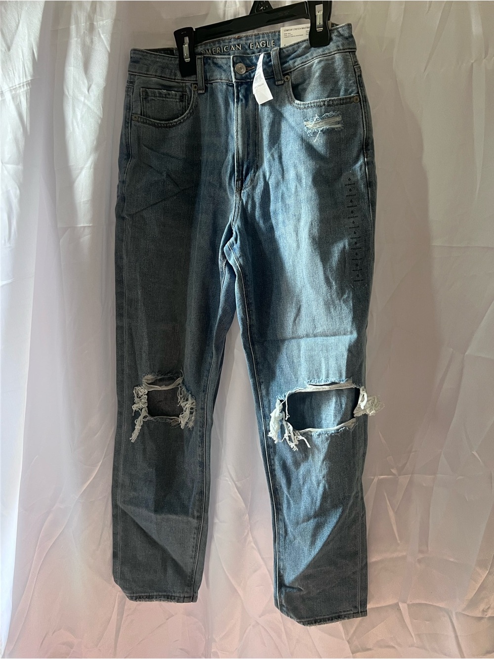 American Eagle Outfitters Washed Blue Relaxed Ripped Mom Jeans